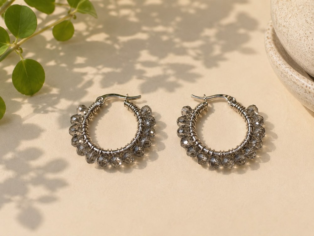 Argollas Cristal Gris Humo, aros artesanales hechos a mano color gris – Karivé Joyas