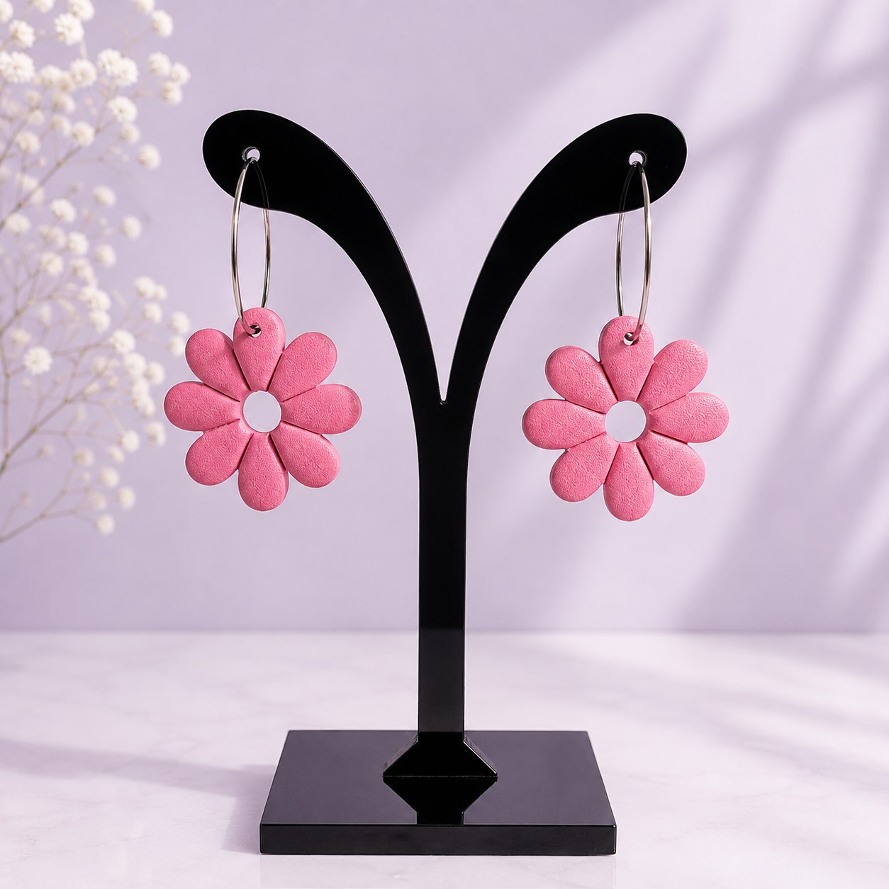 Aros Flor Rosa, aros artesanales hechos a mano color rosa – Karivé Joyas