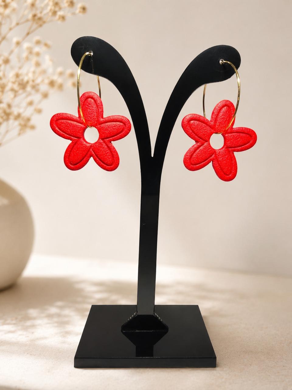 Aros Flor RoJa, aros artesanales hechos a mano color rojo – Karivé Joyas