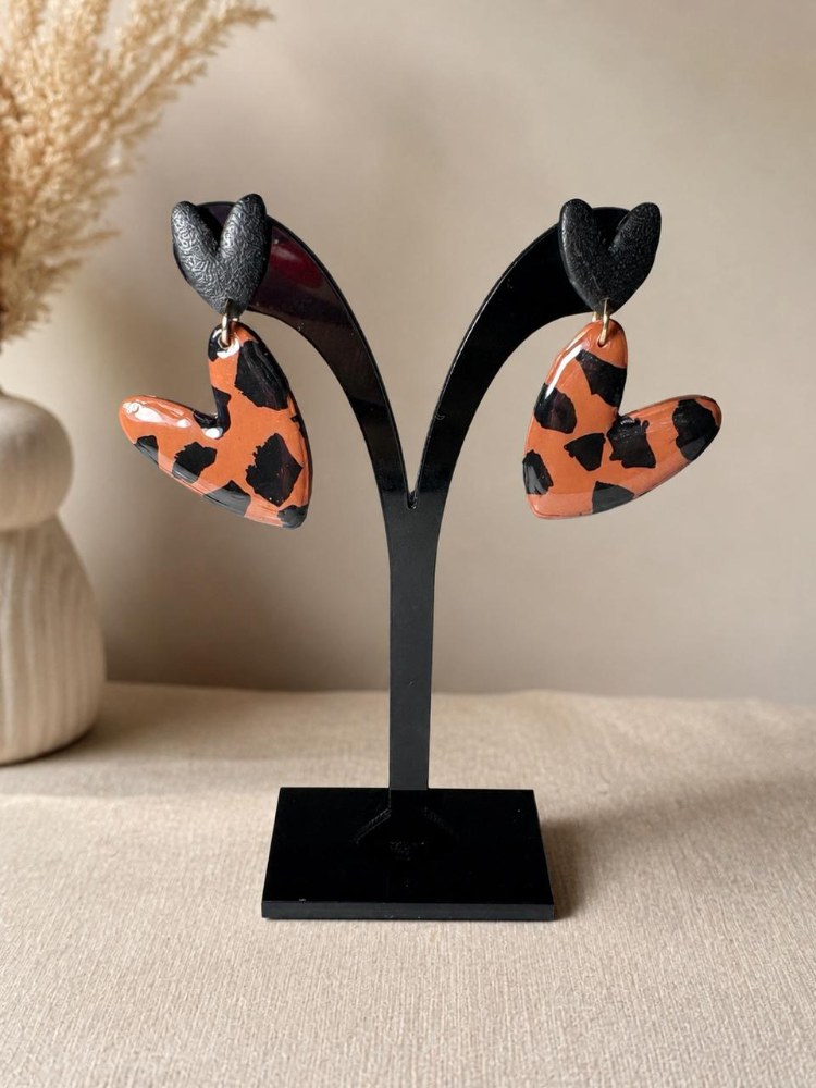 Aros Corazón Animal Print, aros artesanales hechos a mano – Karivé Joyas