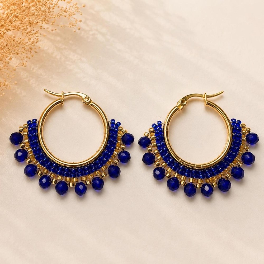 Argollas Luna Azul, aros artesanales hechos a mano color azul – Karivé Joyas