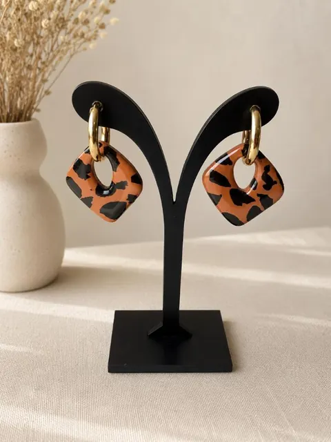Aros Charms Animal Print, aros hechos a mano – Karivé Joyas