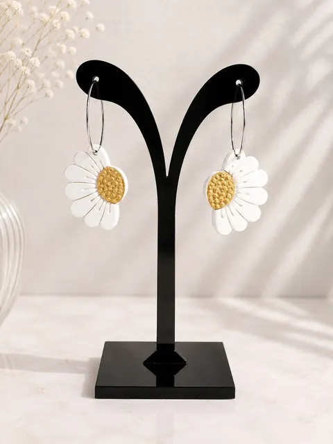 Aros Media-Flor Argolla Margarita, aros hechos a mano – Karivé Joyas