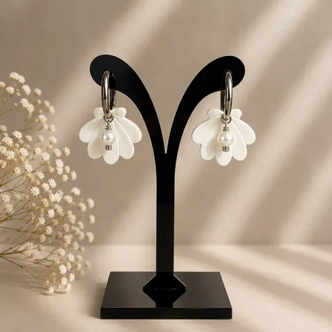 Aros Concha Blanca Plateado, aros hechos a mano – Karivé Joyas