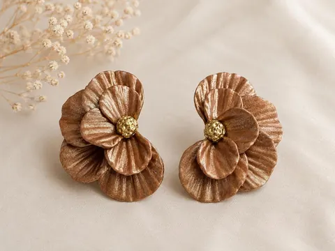 Aros Media Flor Cobre, aros hechos a mano – Karivé Joyas